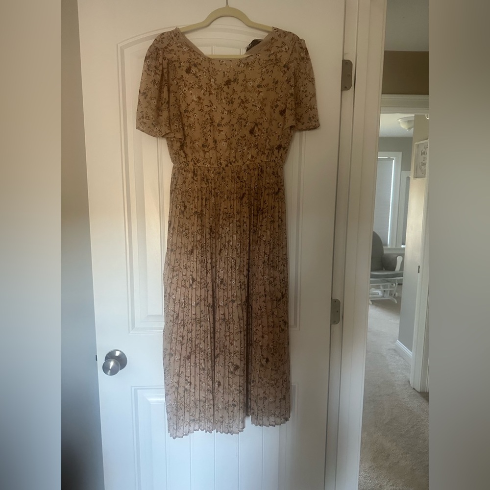 Maternity dress size small